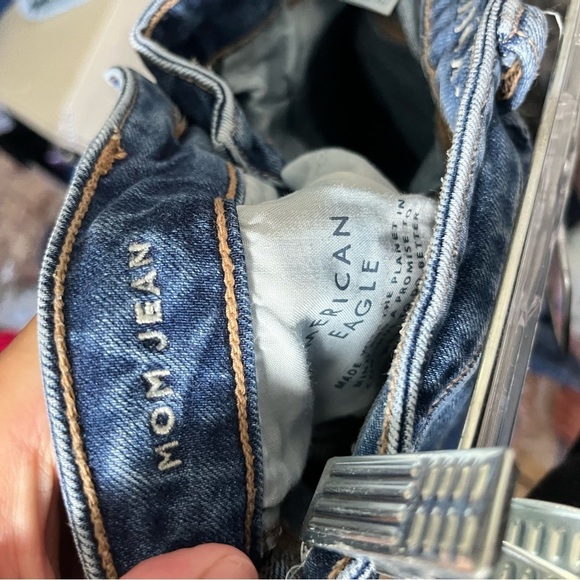 American Eagle Medium Wash Straight Mom Jeans - Picture 8 of 9